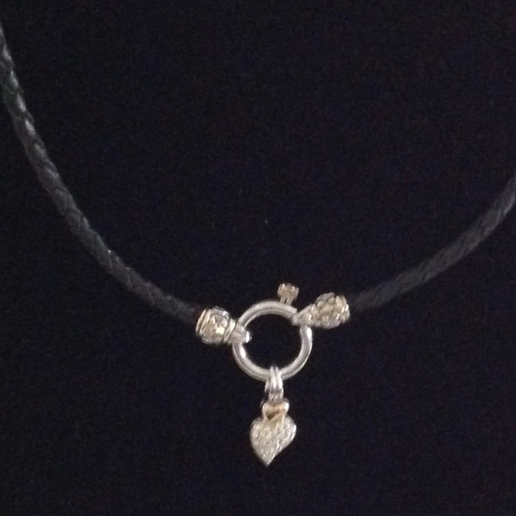 John Medieros Leather choker with charm - Picture 6 of 8